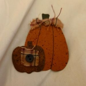 Metal fall pumpkins pin